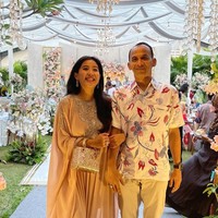 Melalui foto-foto yang diunggah terlihat bahwa Olivia Zalianty dan suaminya sering menghadiri acara bersama. Tak hanya makin terlihat kompak, Olivia Zalianty dan suami pun semakin terlihat romantis. Foto: Instagram/@oliviazallianty