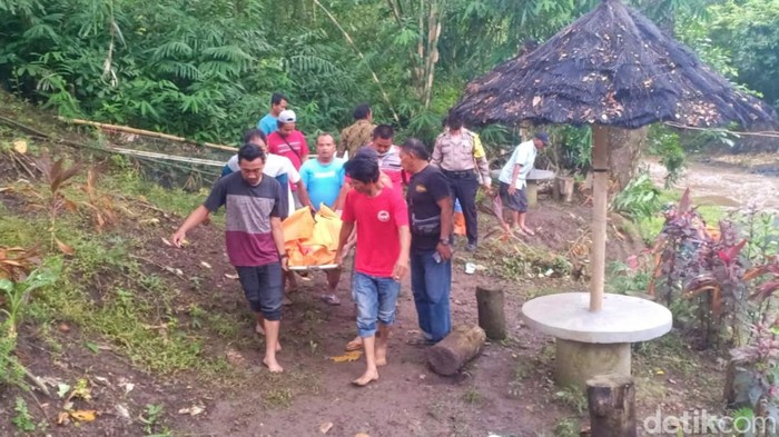 penemuan mayat telanjang bertato garuda