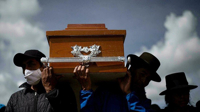 Peru has the highest per capita death rate in the world (Ernesto BENAVIDES AFP/File)
