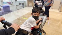 Rafathar cukup protektif terhadap adiknya. Foto: YouTube RANS Entertainment
