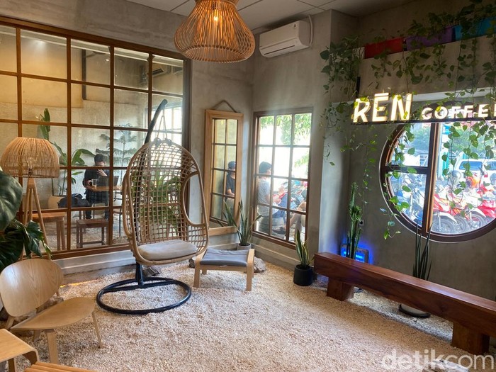 REN Coffee & Eatery : Nongkrong di Kafe Stylish Gaya Jepang yang Instagrammable