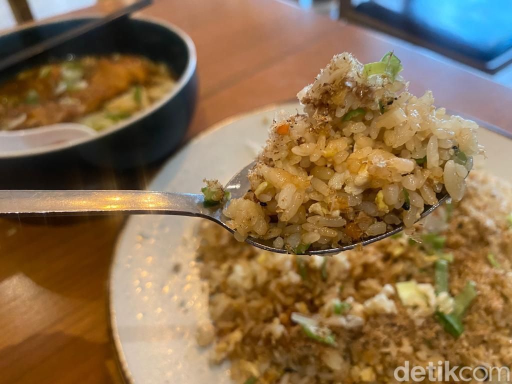 REN Coffee & Eatery : Nongkrong di Kafe Stylish Gaya Jepang yang Instagrammable