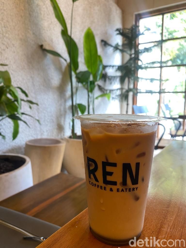 REN Coffee & Eatery : Nongkrong di Kafe Stylish Gaya Jepang yang Instagrammable