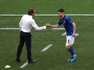 Pulangkan Jorginho, Roberto Mancini Ingin Balas Budi ke Chelsea