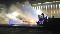 Seperti diketahui, protes menyebar ke seluruh negara berpenduduk 19 juta jiwa tersebut minggu ini, dalam kemarahan atas kenaikan harga LPG, yang banyak digunakan untuk bahan bakar mobil di barat negara itu. AP Photo/Vladimir Tretyakov.