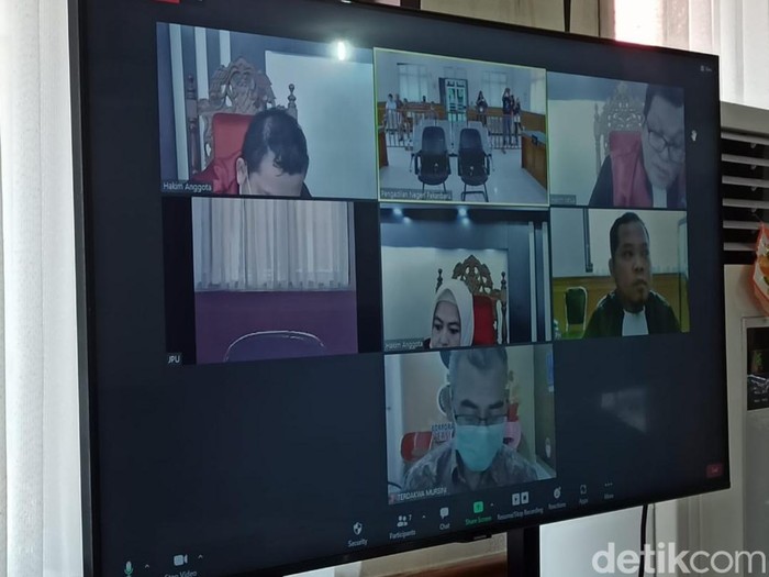 Sidang vonis 4 tahun penjara eks Bupati Kuansing Mursini