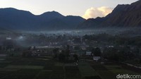 Jika ingin bermain drone di Titik 360, hati-hati dengan angin kencang. Karena kawasan ini adalah kaldera purba Sembalun. (20detik)