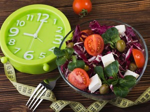 Agar Diet Berhasil, Perhatikan Jam Makan yang Tepat