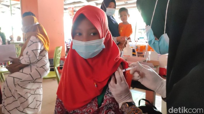 Anak di Ciamis divaksinasi merdeka