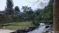 Pada tempat ini juga terdapat sebuah sungai yang mengalir di bagian timur bumi perkemahan Madalawangi Cibodas merupakan hulu dari Sungai Cikundul yang bermuara ke Waduk Cirata di Kabupaten Purwakarta.