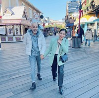 Bunga Zainal dan Sukhdev Singh mengawali perjalanan keluarga mereka saat tiba di San Fransisco, Amerika Serikat. Keduanya mengitari California hingga menantikan pergantian tahun di New York. Foto: dok. Instagram @bungazainal05