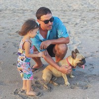 Sudah semakin besar, penampilan Zalina pun kerap mencuri atensi. Walaupun banyak yang penasaran, namun Raisa dan Hamish masih konsisten dengan pilihannya untuk tidak memperlihatkan wajah Zalina ke publik. Foto: Instagram @hamishdw