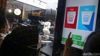 Selain itu, Robot Barista akan melayani konsumen dengan aman terutama di situasi pandemi dan dengan rentang waktu operasional yang lebih fleksibel, karena tidak adanya jam tutup operasional seperti layaknya toko pada umumnya. Transaksi pembayaran juga mudah dan aman karena dilakukan secara cashless.