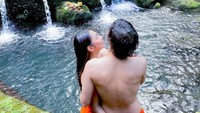 Ini foto saat Naufal Samudra dan Dinda Kirana liburan ke Pulau Dewata.  Foto: Instagram/ Dinda Kirana
