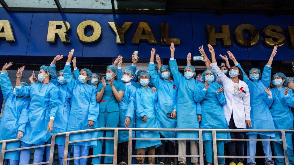 Dokter-Perawat Myanmar Kerja Sembunyi-sembunyi Demi Menolong Pasien
