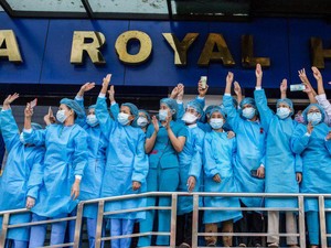 Dokter-Perawat Myanmar Kerja Sembunyi-sembunyi Demi Menolong Pasien