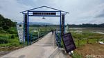 Potret 3 Jembatan Apung Cantik di Bandung Barat