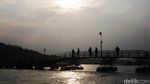Potret 3 Jembatan Apung Cantik di Bandung Barat