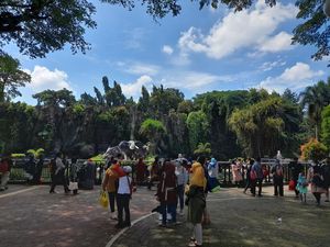 Jakarta PPKM Level 2, Pengunjung Ragunan Turun Signifikan