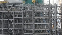 Direktur Utama Pertamina Nicke Widyawati mengatakan Kilang Balikpapan dibangun tahun 1922. Artinya, umur kilang ini 100 tahun pada tahun ini. Jika dilihat dari umurnya, kilang ini sudah tua. Tak heran, kualitas dan efisiensinya rendah. Maka itu, Pertamina melakukan penyesuaian.Foto: Iswahyudhi/detikcom: Proyek pengembangan Kilang Balikpapan