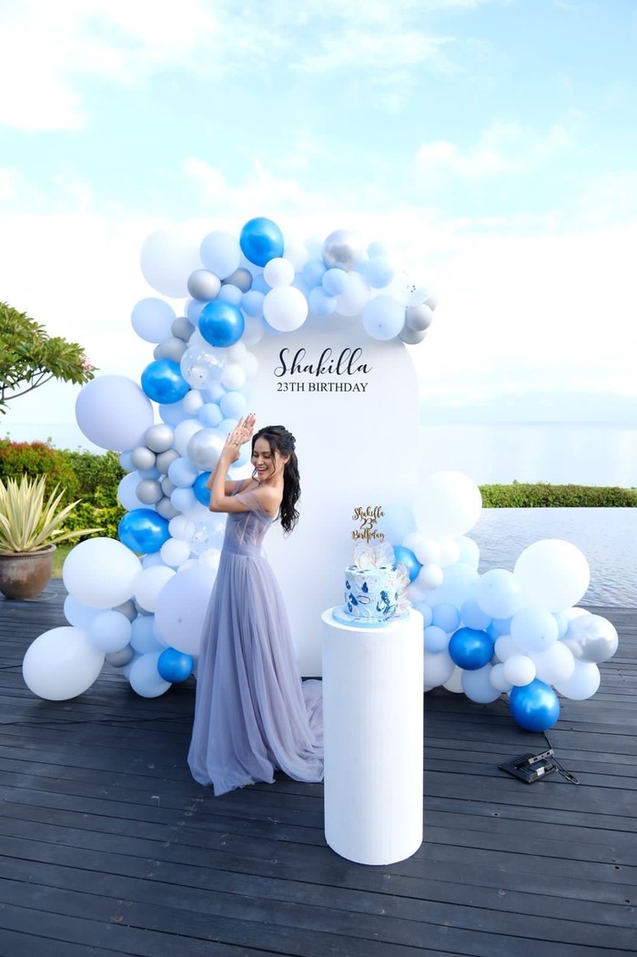 Shakilla Kaif Shakilla Kaif rayakan ultah di Bali.