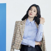 Mantan istri Song Joong Ki itu pernah tampil dengan potongan rambut yang lebih pendek dalam drama Korea Encounter. Kala itu, dia berperan sebagai CEO hotel mewah. Foto: dok. Instagram michaachannel