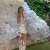 Di Instagram, Taylor pun mengunggah fotonya dan Riyad mengenakan baju putih di sebuah pesta pada September 2021. Tanpa menyebutkan maksud dari acara tersebut, ia menyebutkan jika perayaan itu seperti mimpi. Tampaknya hari itu adalah hari pernikahan mereka.Foto: Instagram @taylorwardx