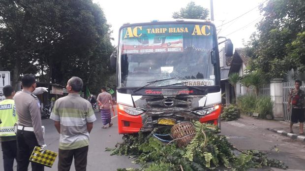 tewas ditabrak truk