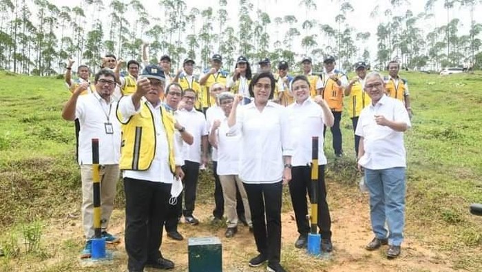 Titik nol pembangunan ibu kota baru di Kalimantan Timur Menteri Keuangan Sri Mulyani Indrawati dan Menteri PUPR Basuki Hadimuljono mengunjungi titik nol lokasi pembangunan ibu kota baru di Kalimantan Timur