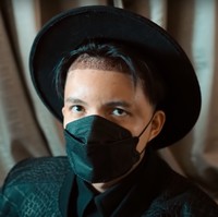 Melalui akun YouTube pribadinya, Atta Halilintar terlihat membagikan video momen dirinya menjalani proses transplantasi rambut. Diakui Atta bahwa awalnya dia hanya berniat untuk mengantarkan Anang Hermansyah untuk transplantasi rambut. Namun ternyata sampai di sana, Atta pun ditawari endorse untuk mencoba transplantasi rambut. Foto: YouTube/AH