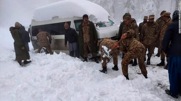 Badai salju di Pakistan