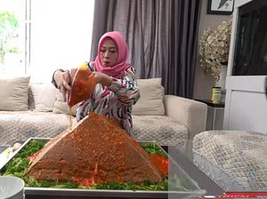 5 Bakso Ekstrem Ini Pernah Dicicipi Shanty Denny Si Ratu Bakso