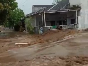 Dua Korban Jiwa Banjir di Jember Pasangan Suami Istri