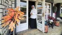 Karena keunikannya, rumah-rumah di Desa Cibubuan telah menarik minat warga luar untuk membelinya. Bahkan ada yang berani membayar salah rumah hingga Rp 1,2 miliar.