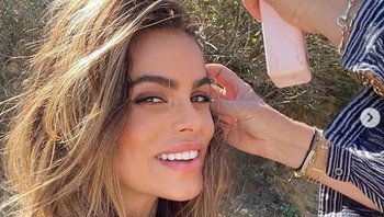 Begitu saya sudah berjalan pulang, setengah jalan pulang saya mendapati pemberitahuan seperti seseorang melacak Anda dan telah lama. Saya pun panik dan langsung mematikan ponsel, ujarnya sebagaimana dikutip dari Yahoo Life. Foto: Instagram/brooksnader