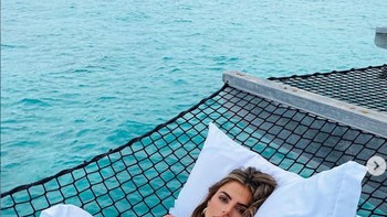 AirTag produk aksesoris milik Apple dirancang sebagai alat pelacak yang memudahkan pengguna melacak barang pribadi yang hilang seperti kunci, dompet, bahkan remote tv. Foto: Instagram/brooksnader