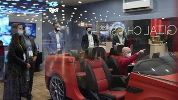 Meski kembali digelar secara fisik, gelaran CES tahun ini jadi sepi gegara varian Omicron dan lonjakan kasus COVID-19 di AS. Foto: AP/Joe Buglewicz