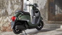 Secara dimensi Giorno ini lebih mungil dari Honda BeAT. Motor ini punya panjang 1.650 mm, lebar 670 mm, dan tinggi 1.035 mm. Sedangkan ground clearence-nya 105 mm dan tinggi jok 720 mm. Foto: Honda Japan