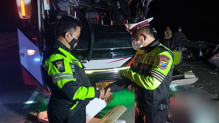 kecelakaan di tol paspro