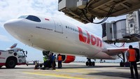 Penerbangan berangkat dari Bandar Udara Internasional Soekarno-Hatta menggunakan nomor terbang JT-1110, pesawat lepas landas pada 13.10 (Waktu Indonesia Barat, GMT+ 07) dan dijadwalkan tiba di Bandar Udara Internasional Pangeran Mohammad bin Abdul Aziz-Madinah pukul 19.30 waktu setempat Arabia Standard Time (AST), GMT +03).