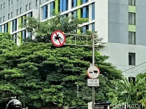 Polisi Wanti-wanti Pemotor Tak Nekat Lintasi Flyover Pesing: Harap Sadar