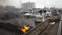 Penampakan kota Almaty, Kazakhstan yang porak poranda akibat kerusuhan pada Jumat (7/1/2022) waktu setempat. AP Photo/Vasily Krestyaninov.