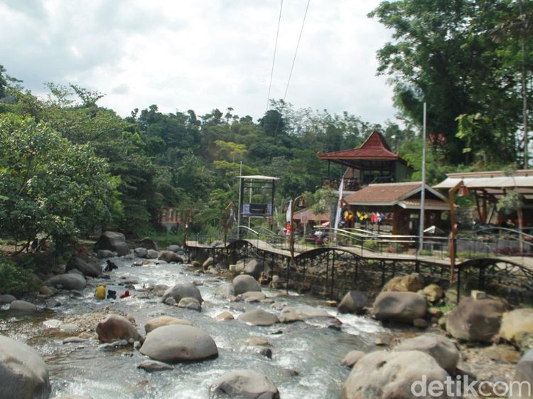 Potret Pendopo Ciherang di Bogor yang Asri dan Asyik Buat Healing