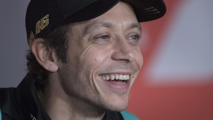 VALENCIA, SPAIN - NOVEMBER 11: Valentino Rossi of Italy and Petronas Yamaha SRT smiles during the Exceptional press conference with VR46 during the MotoGP of Comunitat Valenciana: Previews at Ricardo Tormo Circuit on November 11, 2021 in Valencia, Spain. (Photo by Mirco Lazzari gp/Getty Images)