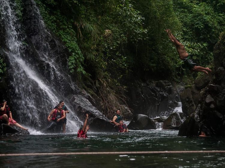 Wisata Black Canyon di Pekalongan... Pas buat Basah-basahan