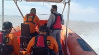 Bakamla Evakuasi Jasad Nelayan Hilang Saat Cari Udang di Perairan Kepri