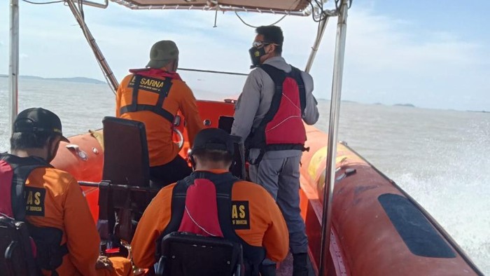 Bakamla evakuasi jasad nelayan yang sempat hilang 4 hari di Kepri.