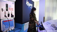 Bank Mandiri mendukung pengembangan Energi Terbarukan melalui sinergi dengan PLN dan menjadi BUMN non-PLN Group pertama yang menempatkan instalasi SPKLU di kantor pusat perseroan.