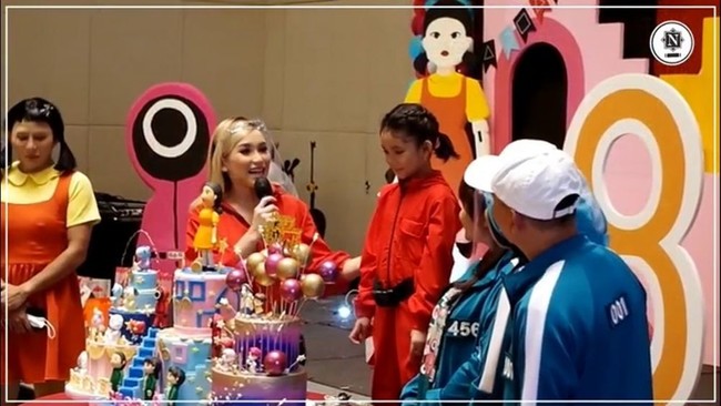 Acara perayaan ulang tahun Bilqis tampak meriah dengan dihadiri oleh keluarga, sahabat, dan rekan sesama artis Ayu Ting Ting.  Foto: instagram.com/nendiaprimarasaofficial