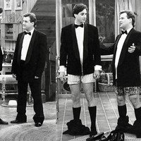 Di Instagram, Bob Saget cukup sering membagikan potret jadul tapi ikoniknya ketika bermain sebagai Danny Tanner di Full House yang tayang selama 1987 hingga 1995. Dalam serial tersebut, ia berperan sebagai single parent dengan tiga putri yang dibantu mengurus anak oleh kedua temannya setelah sang istri meninggal karena ditabrak pengemudi mabuk.Foto: Instagram @bobsaget